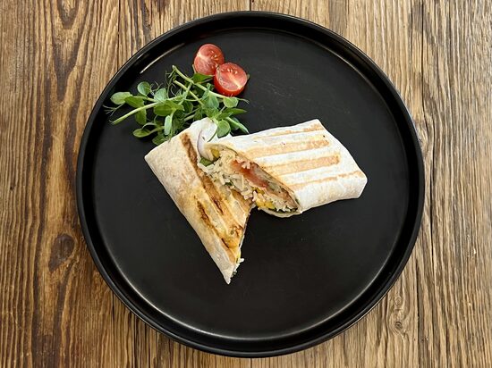 IIV. Veģetārais buritto ar dārzeņiem un sieru