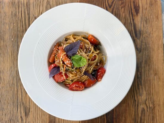 V16. Spagetti ar dārzeņiem Āzijas gaumē