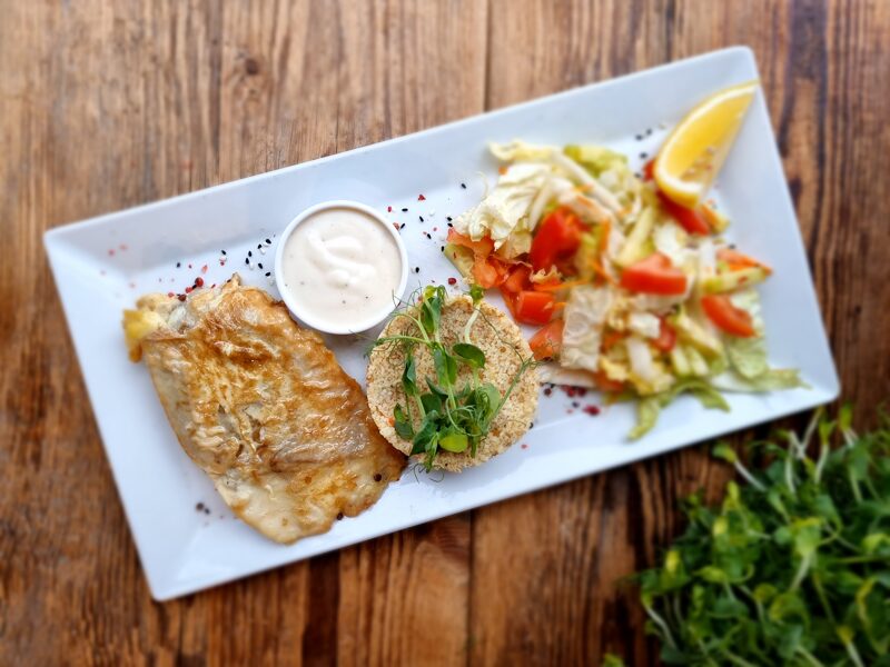II. Fried hake fillet with bulgur and salad
